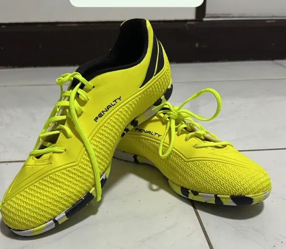 Chuteira penalty futsal fúria Y-2 (usada um vez )