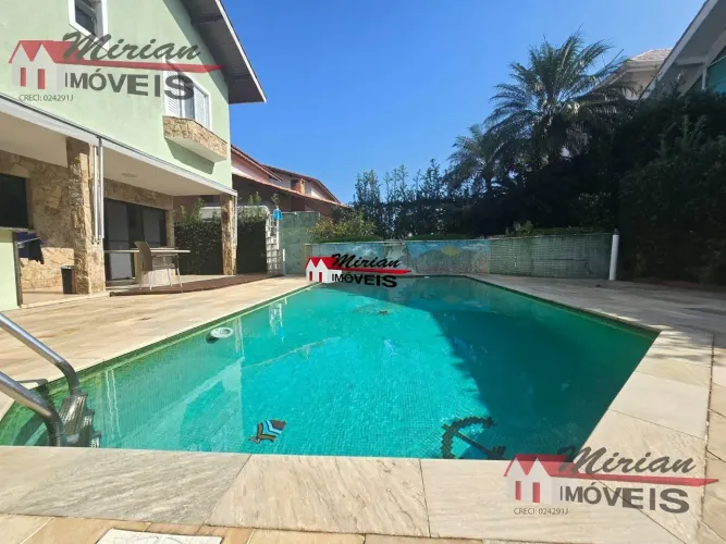 Venda de Casa de Condomínio de Luxo em Peruíbe-SP, 4 Suítes, 4 Vagas, 188m² no Bougainvill