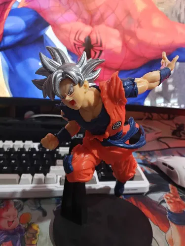 Action figure Goku MUI (CC)