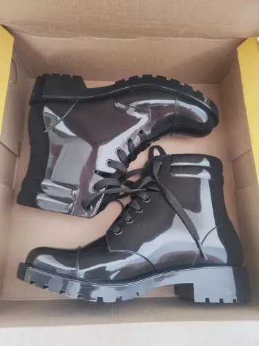 Bota coturno Petite Jolie 
