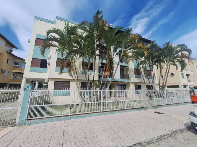 Apartamento mobiliado 2 dormitórios próximo do mar