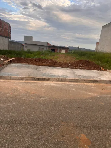Terreno Setville, 3 ruas atrás da padaria, já tem projeto aprovado na prefeitura