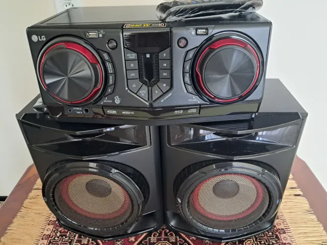 LINDO SOM LG 440W SEMI-NOVO EM PERFEITO ESTADO