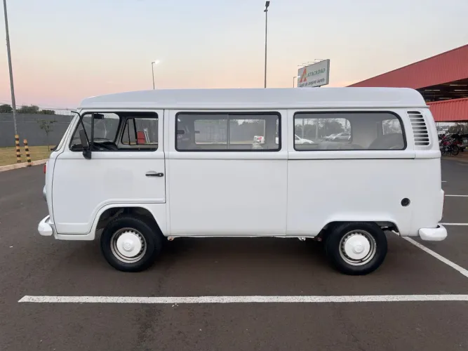 Volkswagen Kombi Standard/ Luxo/ Serie Prata 2006
