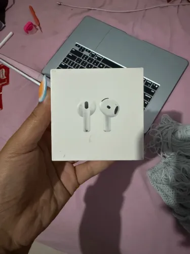 AirPod 4
