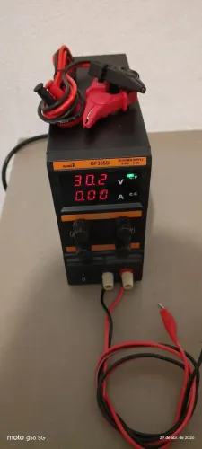 Fonte ajustável Griffin GF3050 (0-30V / 0-5A)