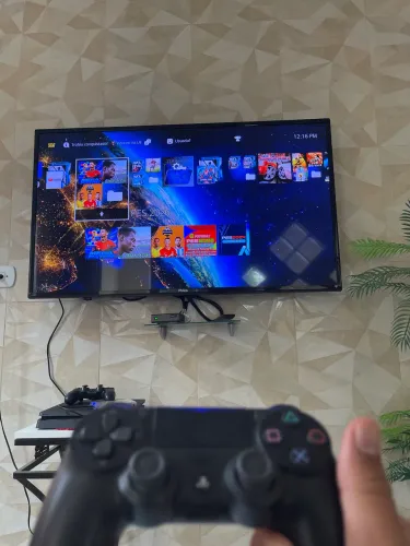 Vendendo PS4 slim desbloqueado de 500gb e HD de 1tb