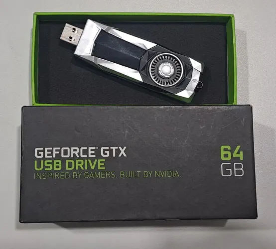 Pen Drive Temático GeForce 64GB