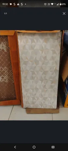Piso cerâmica 30x60 4,90mts R$100 Reais.