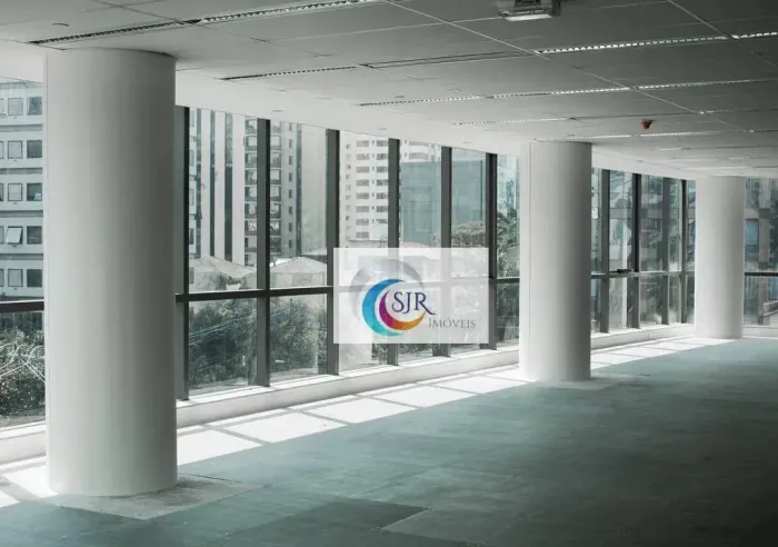 Sala comercial de 870 m² com 24 vagas de garagem, imóvel mobiliado, pronto.