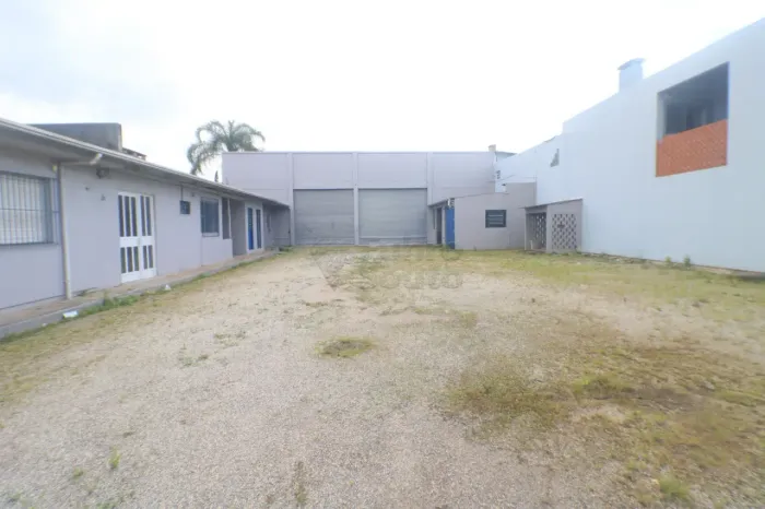Prédio Comercial para Aluguel na Av. Fernando Osório | Estrutura Ampla para Negócios de Gr
