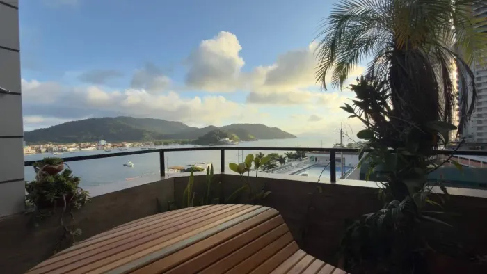 Apartamento duplex com vists mar incrivel na ponta da praia