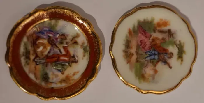 2 Pratos miniaturas de porcelana Limoges para decoração de casa de bonecas
