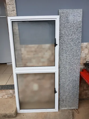 JANELA DE ALUMÍNIO BRANCO + SOLEIRA