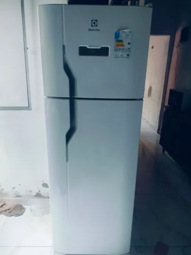 Geladeira com defeito