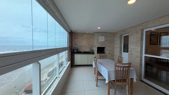 Apartamento com 3 dormitórios, Frente Mar à venda no Centro de Mongaguá