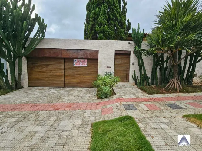 Casa de Alto Padrão no Belvedere Para Locação Residencial