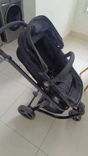 Carrinho de bebê 3 rodas 