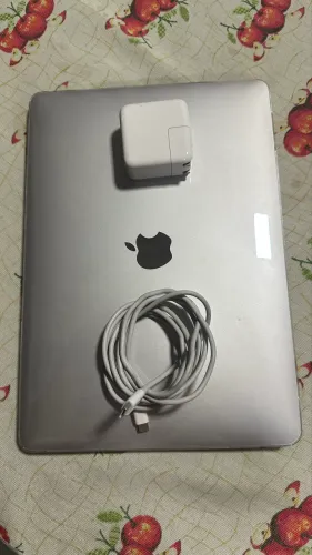 MacBook Air 13,3 polegadas 2020 usado sem marcas de uso