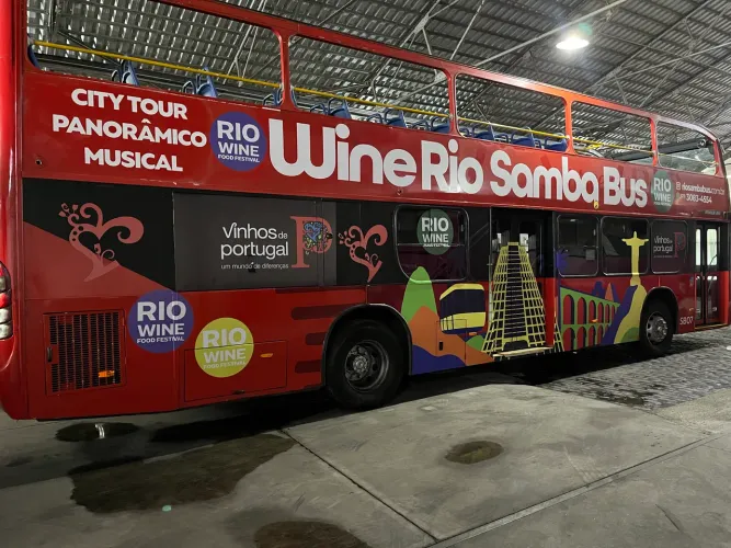 Motorista de ônibus com experiência em turismo.