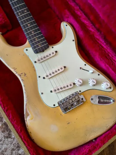 Dunamiz Strat 68?s Custom | White Blonde Relic | Brazilian Rosewood (MAVERICK GUITARS)