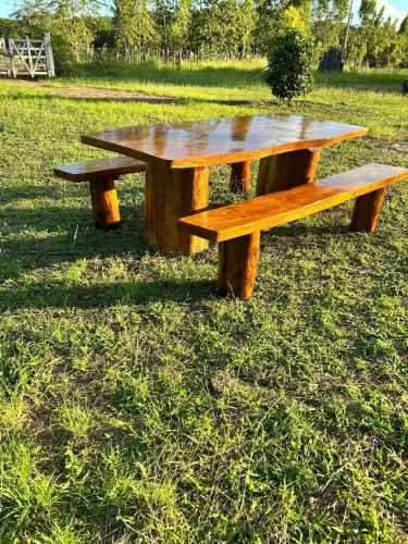 Mesa de Madeira de Jaqueira 
