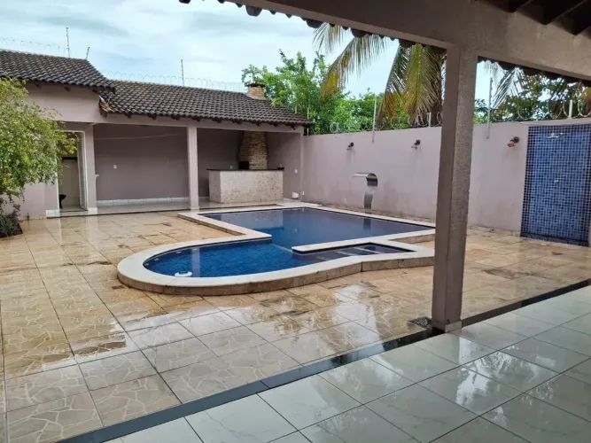 Casa à Venda com Piscina e Área Gourmet | Próxima à Av. Fernando Corrêa