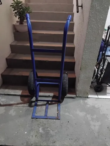 Carro de carga em perfeito estado 