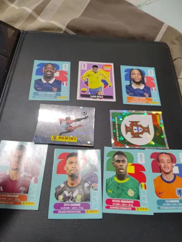 Lote Com 8 Figurinhas Panini Originais + Extra Sticker Legend - R$ 45