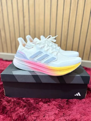 Tênis Adidas Ultraboost 5