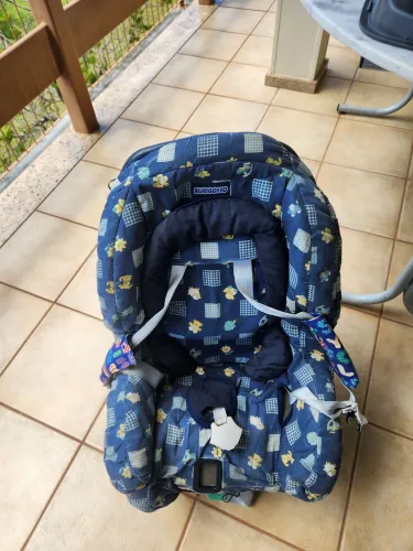  cadeirinhas de carro para criança. 