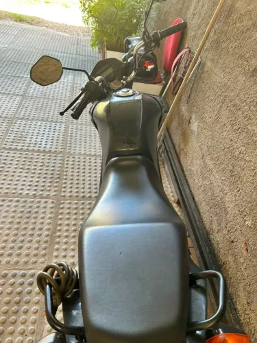 Moto 125 Titan partida eletrica