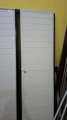 Porta de alumínio com pvc, para banheiro e quarto Fabricamos qualquer tamanho!