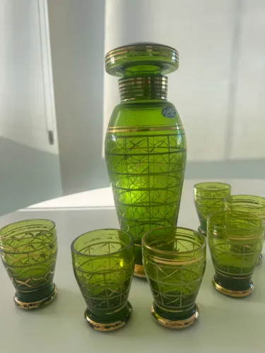 Antiguidade conjunto licoreiro verde vidro