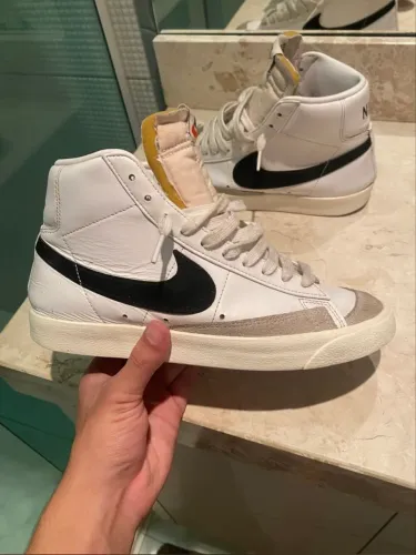 Tênis Nike Blazer Mid