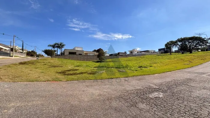 Terreno em Condomínio de Alto Padrão em Salto de Pirapora