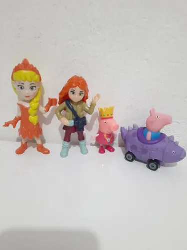 Lote de bonecas em miniaturas duas Peppa