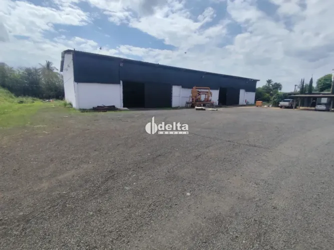 Galpão disponível para locação no bairro Distrito Industrial em Uberlândia-MG