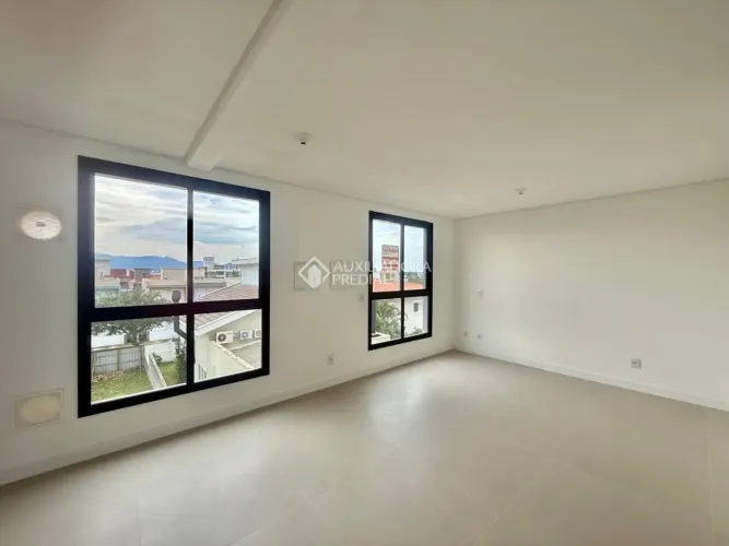 STUDIO NOVO SUL DA ILHA
