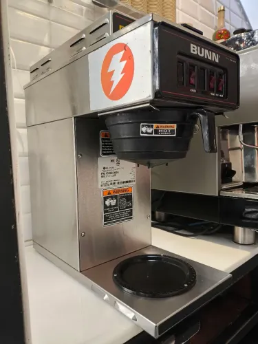 Vende-se cafeteira profissional bunn