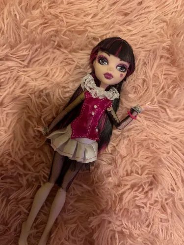 Boneca Custom Draculaura Básica