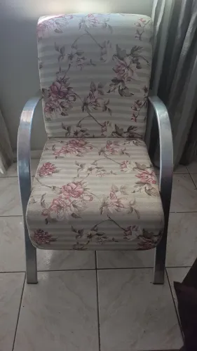 Cadeira bem conservada