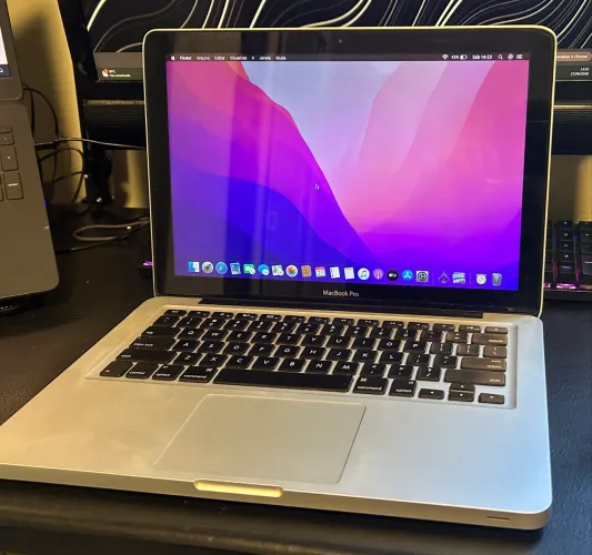 Macbook Pro i7 10gb 240gb SSD