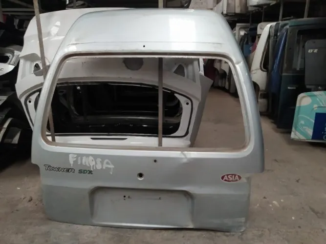 Tampa Traseira Kia Towner