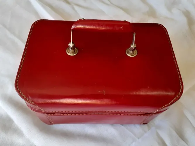 Maleta antiga anos 60, muito bonita 