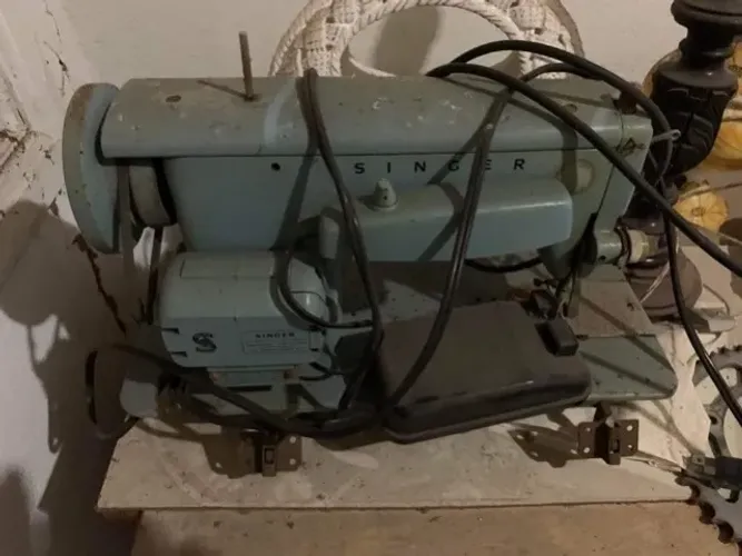 Máquina de costura Singer
