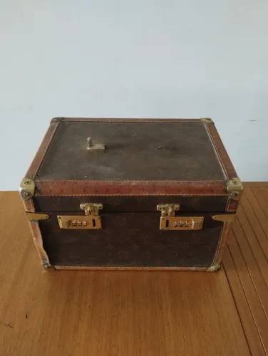 Louis vuitton- antiguidade 1920 - no estado - necessair-raro baú mini vintage - 1920!