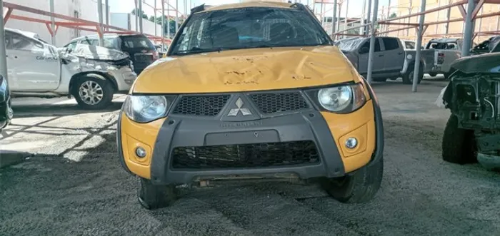 L200 Triton Savana 3.2 4X4 Manual - Vendida Em Peças