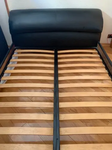 CAMA CASAL QUEEN MARCA ILUSTRE TODA EM COURO SEM COLCHÃO