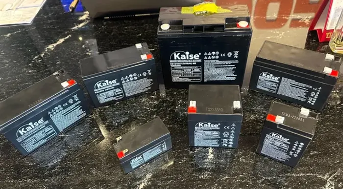 Bateria nobreaks e alarmes